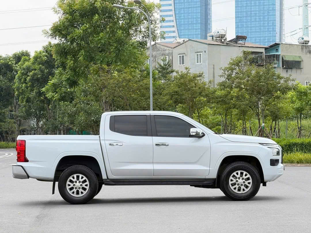 So sánh VinFast VF Wild và Mitsubishi Triton: Thông số, nội ngoại thất