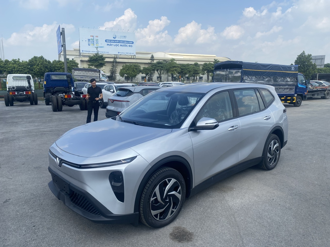 Vinfast Limo Green Bạc